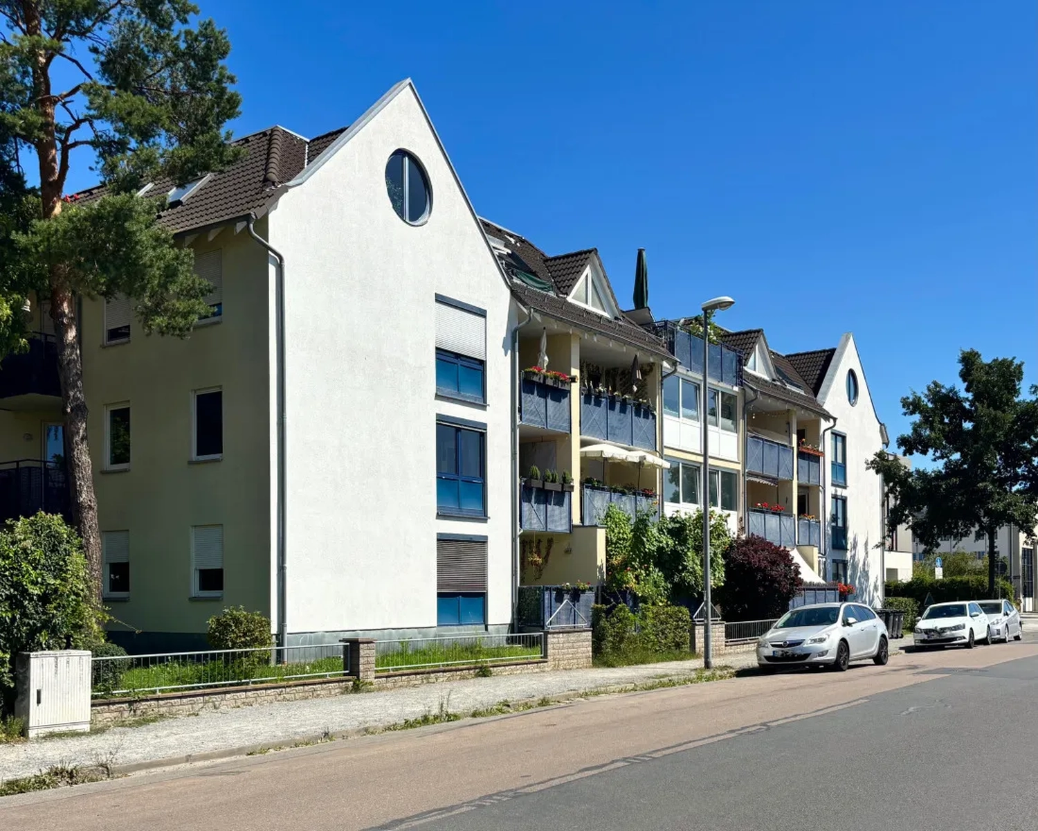 Hemel Immobilien - Maisonettenwohnung mit Balkon und Tiefgaragenstellplatz